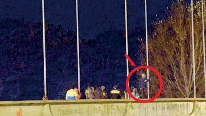 Minaccia di lanciarsi nell’Era, salvato