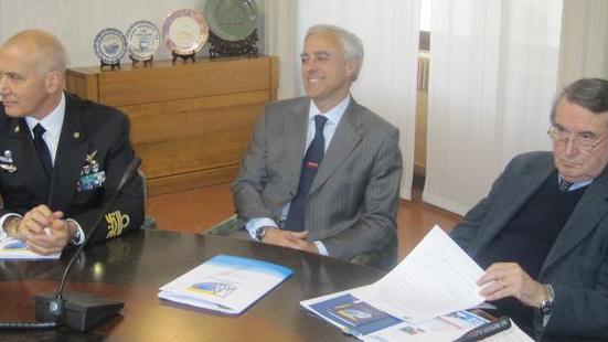 DALLE BANCHINE UN AIUTO AI piÙ piccoli: incontro fra gallanti e messina