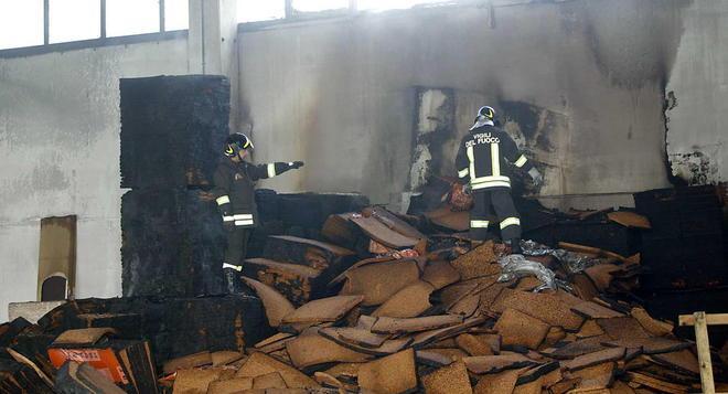 Quelle fiamme nel sugherificio 