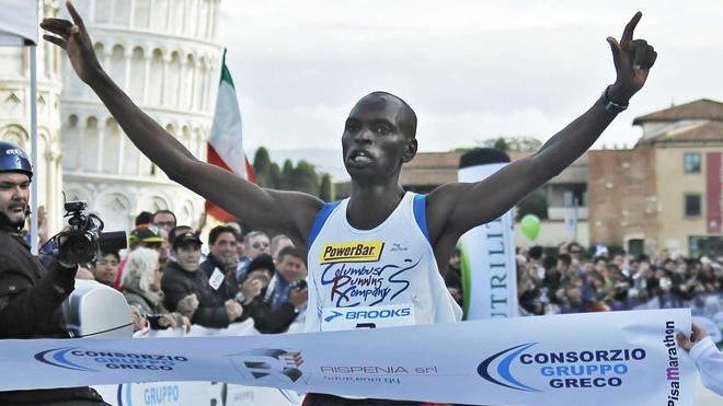 Pisa Marathon, il keniano Jason Lokwatom vince e fissa il record del nuovo percorso: 2h19'45"