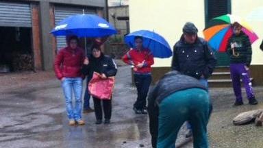 Frane sui monti famiglie isolate sul Rio Alesse