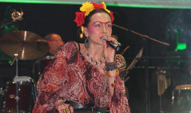 Sedici cantanti in gara per la Canzonetta 2013