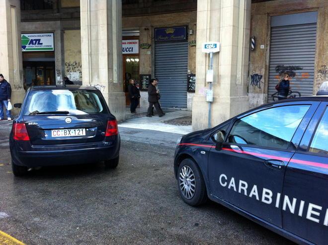 Rapina in una gioielleria di largo Duomo: spintonata la titolare 