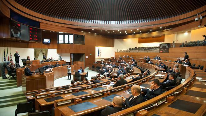 Fondi Sardegna, il Gup decide sui rinvii a giudizio di 19 consiglieri 