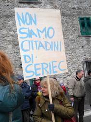 Sit in di protesta a La Lima contro la chiusura degli uffici postali 