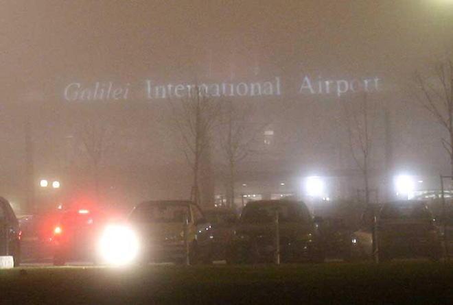 Aeroporto, voli cancellati e ritardi per la nebbia 