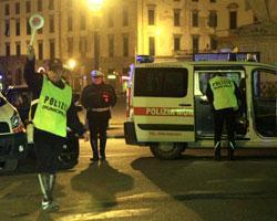 Alla guida di un’auto rubata, inseguito e fermato in centro 