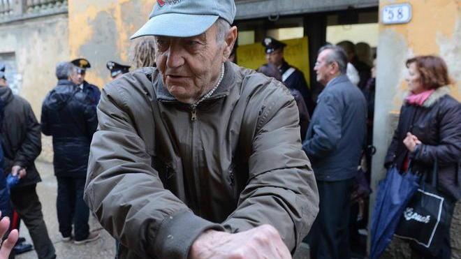 Postini scortati dai carabinieri