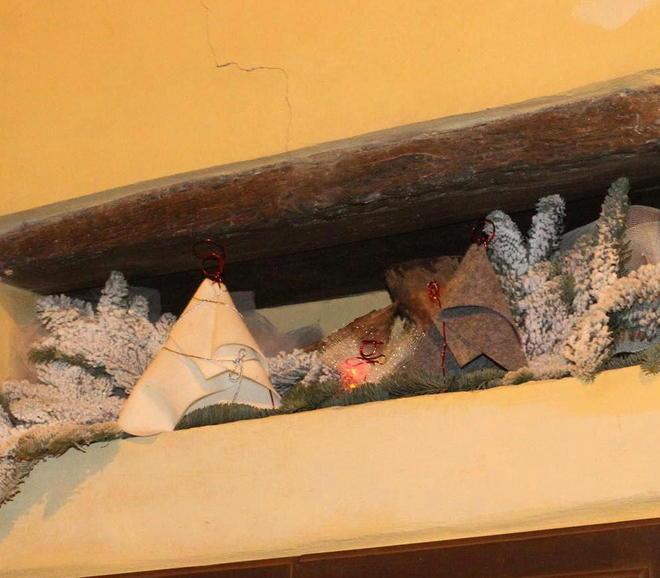 Le stoffe di Monica sulla porta di casa
