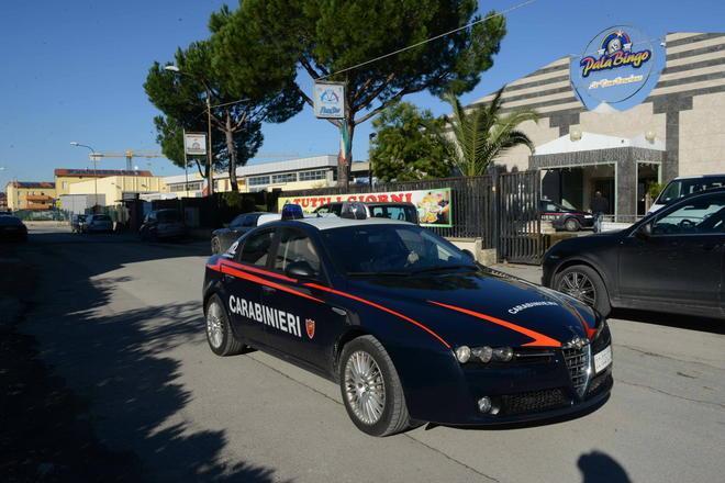 Rapina al Palabingo, cassiere minacciato con la pistola 