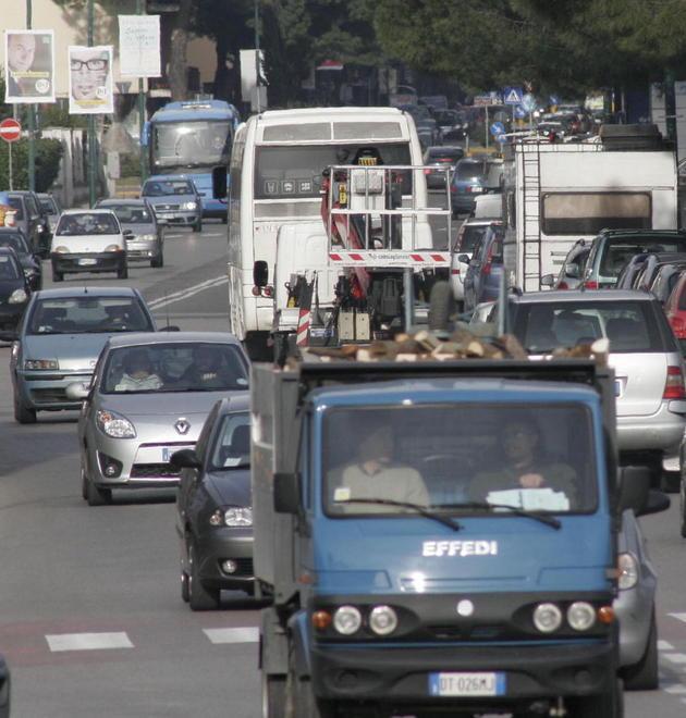 Lavori in corso nel viale Galilei