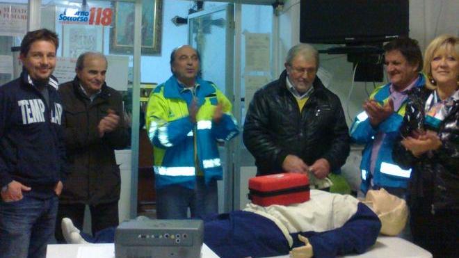 I Templari donano un defibrillatore