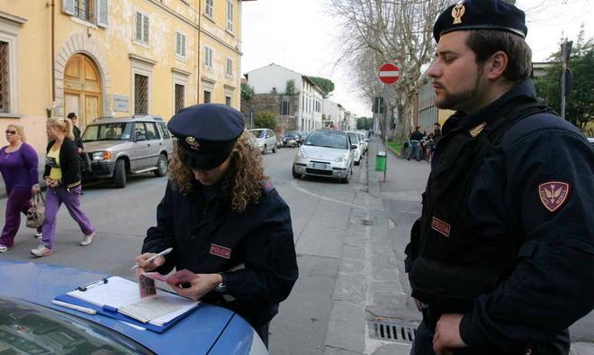 Rissa tra 5 ragazzini in centro 