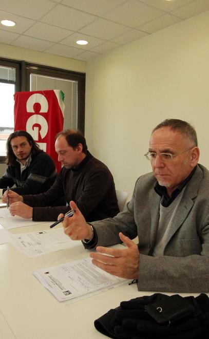 Niente bus, a piedi 1.500 bimbi 