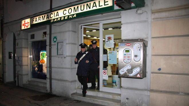 Colpo alla farmacia comunale della Darsena: bandito solitario porta via 500 euro