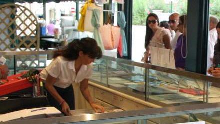La boutique Cruciani incassa 700mila euro in soli 6 mesi a Forte