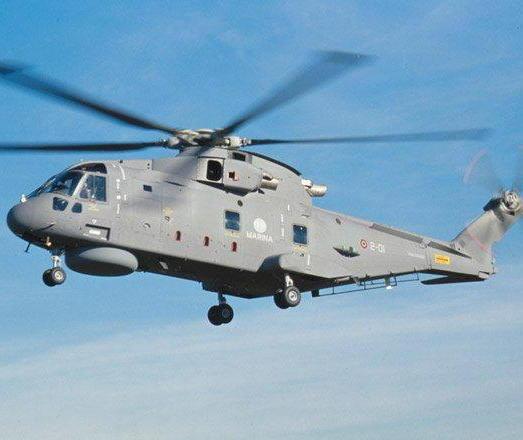 Elicottero della Marina Militare per le emergenze sanitarie 