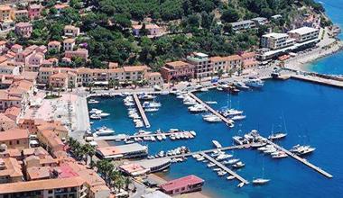 Disavanzo da due milioni Polemica a Porto Azzurro 