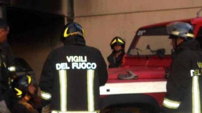 Si incendia la coperta elettrica: paura e danni in un appartamento