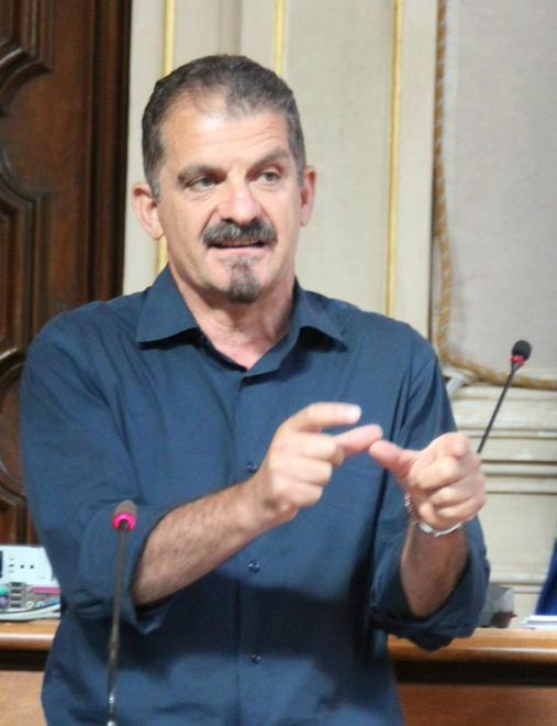 Grassi fuori dalla corsa al Parlamento 
