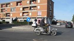 Tremendo incidente con il motorino, ragazzo di 17 anni in coma