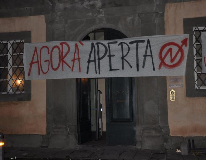 Gli studenti del collettivo Torpedo occupano la biblioteca Agorà 