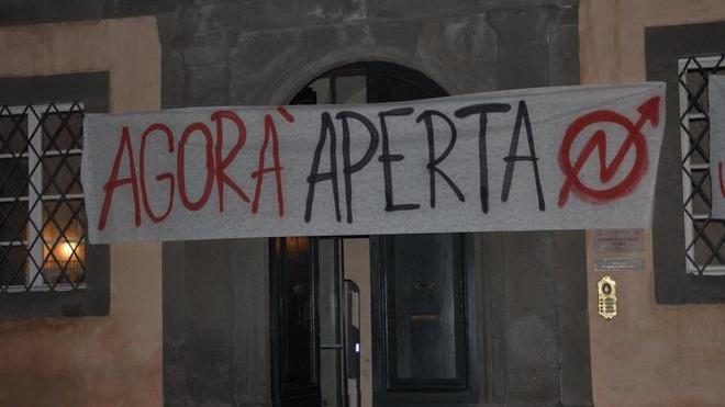 Gli studenti del collettivo Torpedo occupano la biblioteca Agorà
