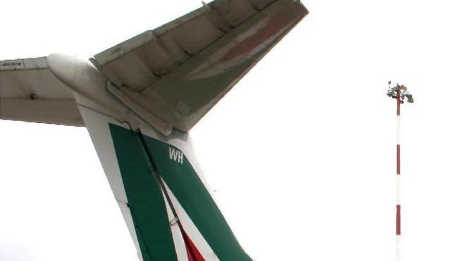 Aerei romeni volano per Alitalia, scatta la protesta dei piloti