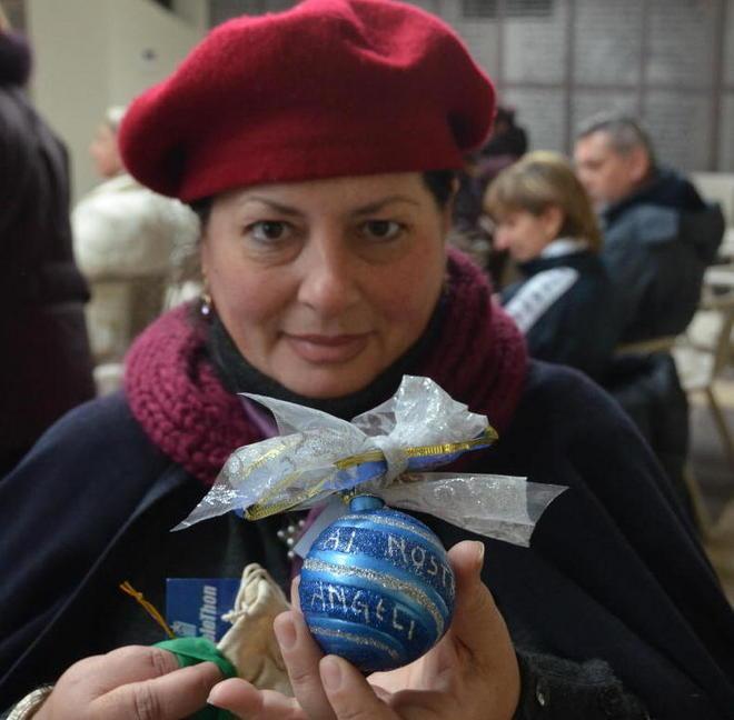 Palline di Natale decorate a mano per ringraziare