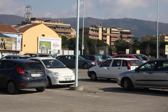 Marocchino gambizzato nel parcheggio di via Nenni 