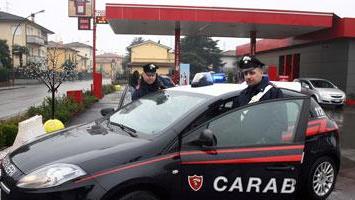 Rapina con un coltello una ventenne nell’area di servizio a Santa Croce sull’Arno