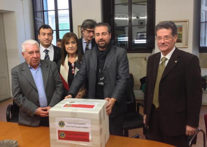 Pacchi alimentari alle famiglie bisognose