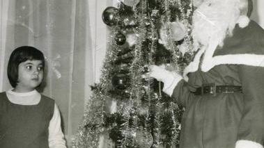 Alberi di Natale, neve e atmosfere che riportano al passato