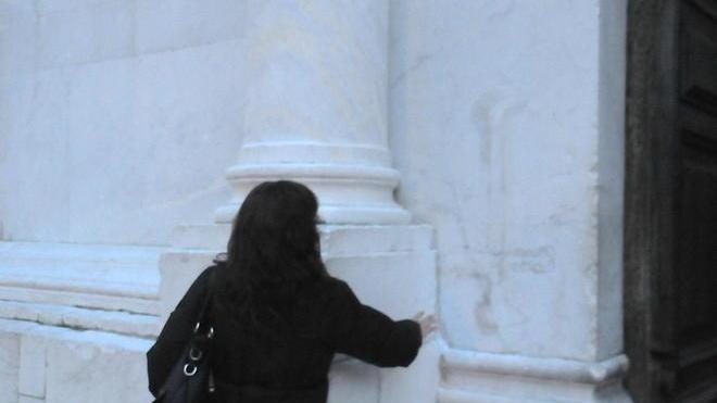 Ripulita la facciata di San Michele