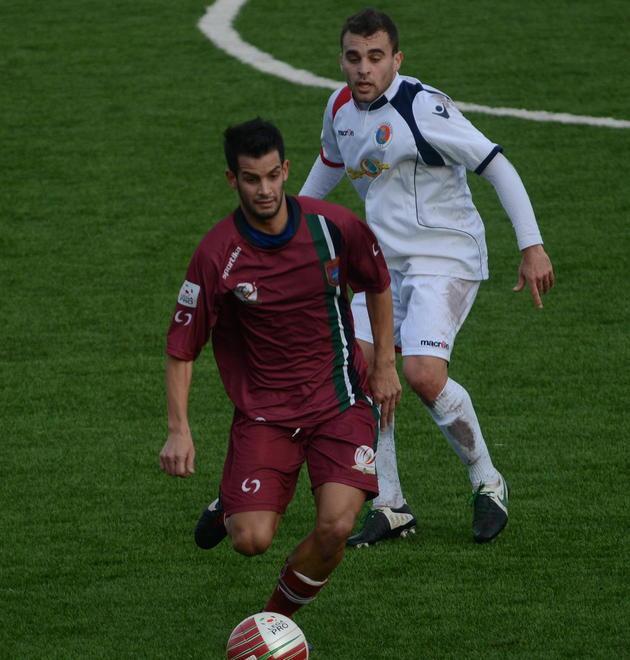 Babbo Natale è allo stadio e si veste coi colori granata 