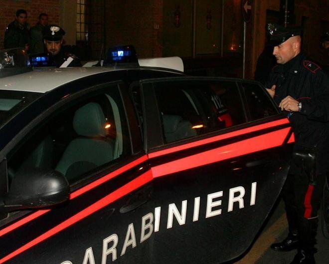 Tenta la rapina alla sala slot e va a fare colazione con la fidanzata: arrestato 