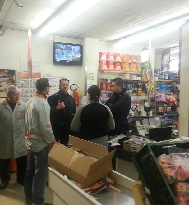 Coppia di banditi rapina la Conad 