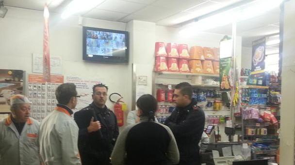 Coppia di banditi rapina la Conad