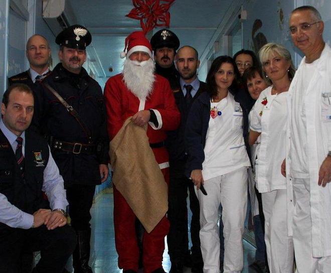 La Dav visita la pediatria e porta doni ai bimbi ricoverati