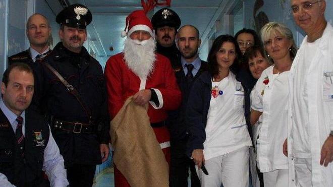 La Dav visita la pediatria e porta doni ai bimbi ricoverati