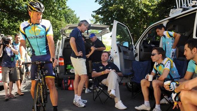 «Armstrong ci paghi un milione di sterline»