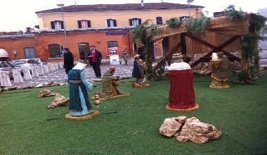 Ricostruito il presepe danneggiato dal vandalo 