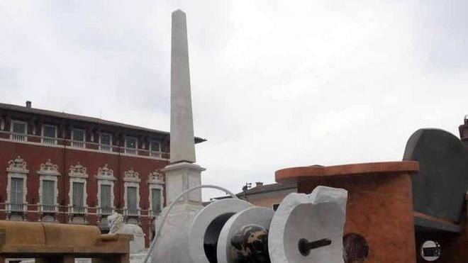 «I vandali non c’entrano, abbiamo rotto noi la scultura»