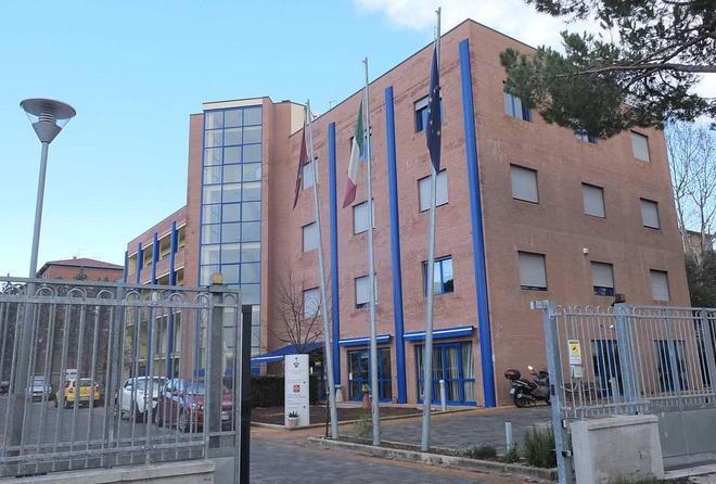 Misericordia, sotto l’albero la mobilità 