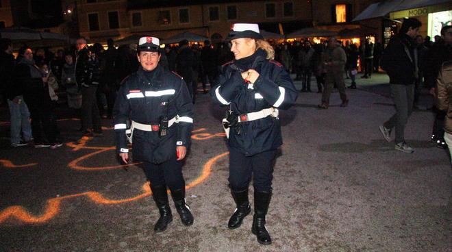 Camel ponce super, in seimila brindano ma senza esagerare 