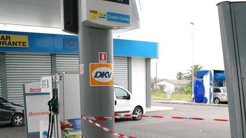Assalto notturno al self service del distributore