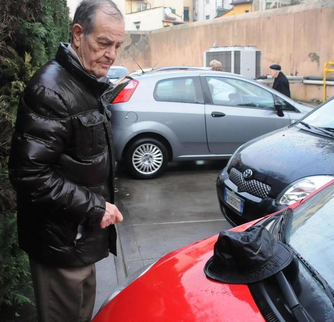 In piazza si pensa all’aggressione politica 