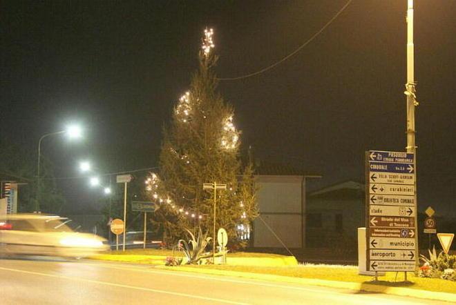 Cosa non va in paese? Scrivilo sull’albero