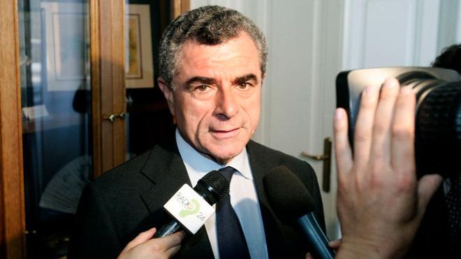 Moretti candidato o ministro Pd? A Viareggio è bufera
