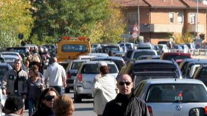 Guerra per la sosta vietata a Frati